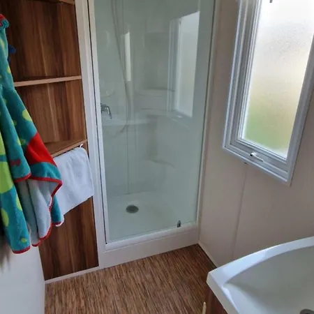 Mobil 6 Pers. Avec Terrasse - Api-1-52-1300 Campingplads