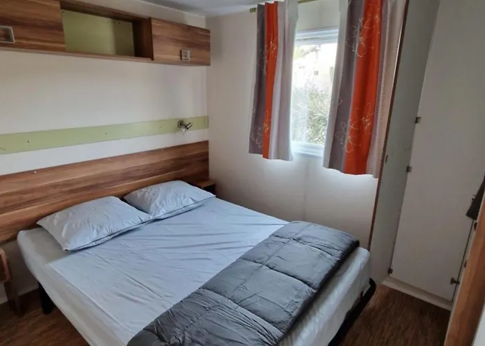 Mobil 6 Pers. Avec Terrasse - Api-1-52-1300 Campingplads *