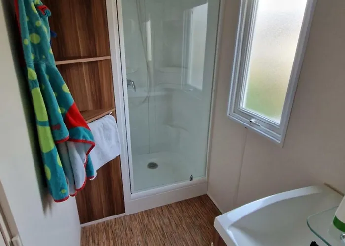 Mobil 6 Pers. Avec Terrasse - Api-1-52-1300 Campingplads