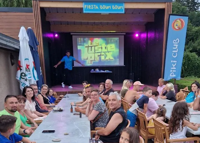 Mobil 6 Pers. Avec Terrasse - Api-1-52-1300 Campingplads Saint-Geniez-dʼOlt